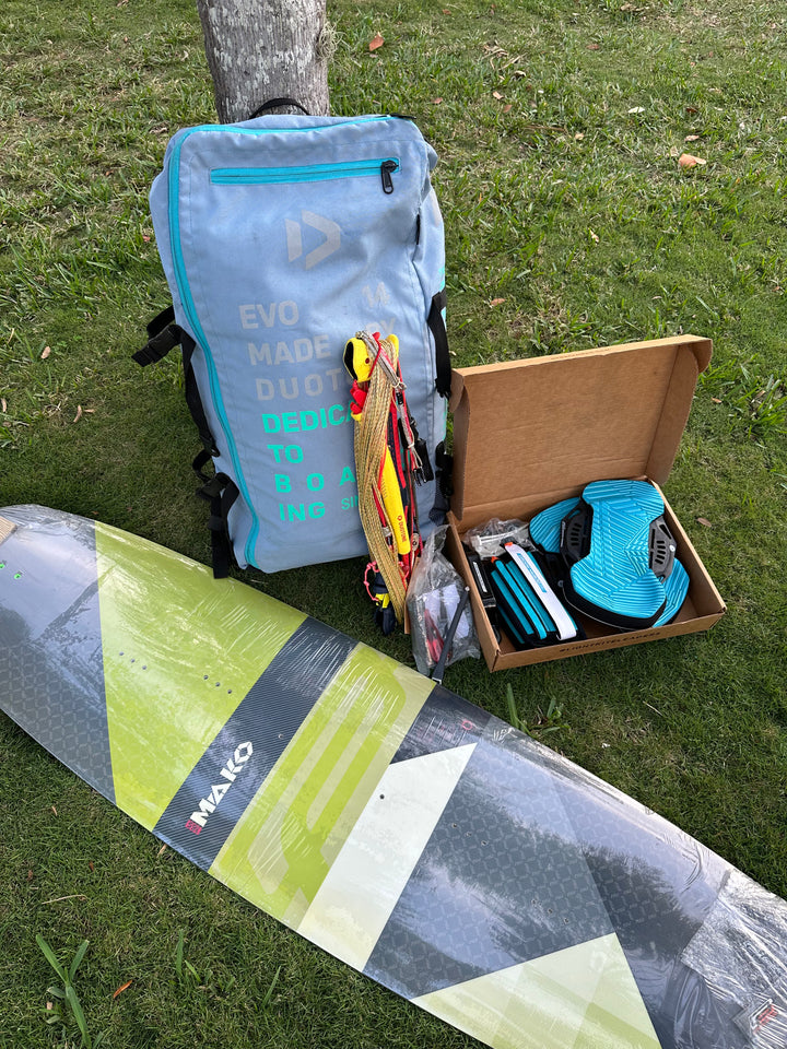 Lightwind Kite Gear Package - 14m Kite, 165cm Twintip & Bar